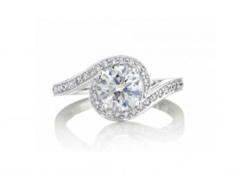 Top 10 of the best diamond engagement rings of the season