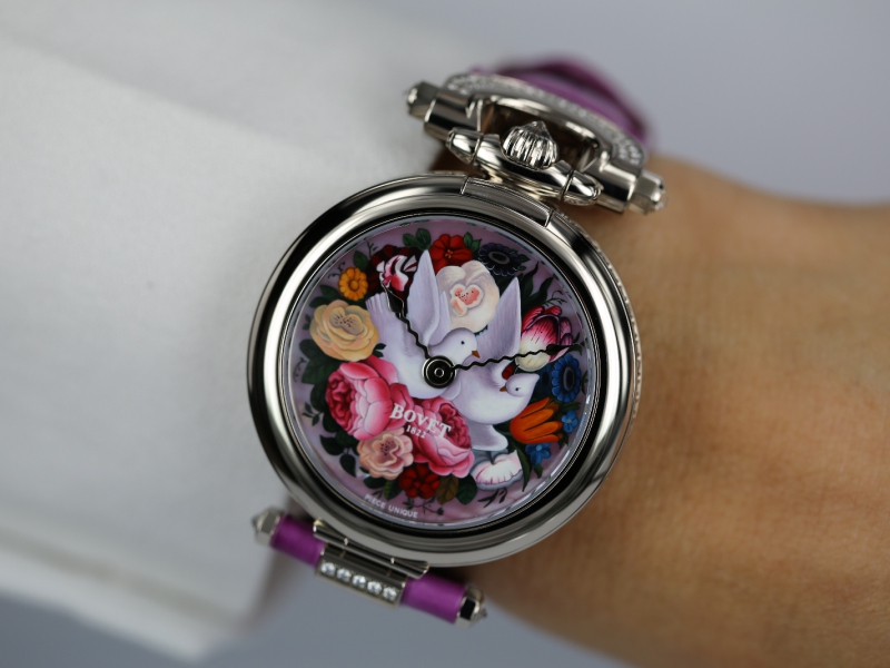 Miniature painting on the Amadeo Fleurier 39, Lady Bovet by Bovet Only Watch 2015 Unique Piece - Photo by Watchonista