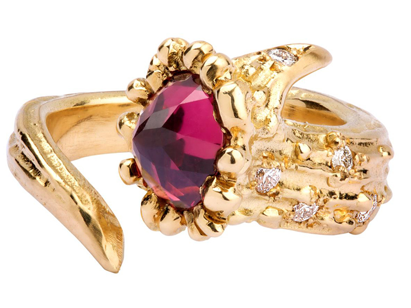 Aaron Jah Stone Ring Dear Deer in Yellow gold set with a Rubelite and diamonds
