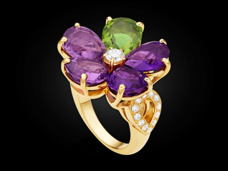 Ring yellow gold diamonds Amethyst