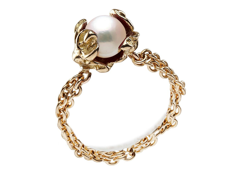 Anais Rheiner Yellow Gold Chain Ring set with white akoya pearl - 670 Euros