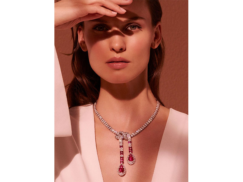 Cartier Garance necklace – Platinum, two cushion-shaped rubies from Mozambique, 5.27 carats and 5.02 carats respectively, twenty-six round and oval-shaped rubies from Burma totalling 8.44 carats, brilliant-cut diamonds. Etourdissant Collection