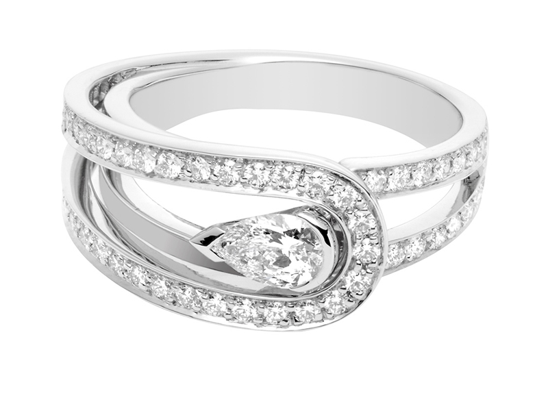 3- Fred: Lovelight In platinum set with 55 white diamonds surrounding a pear-shape diamond of 0.30 carat diamond.