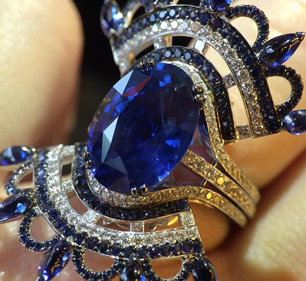 John Rubel A tribute to George Bizet with the Blue Carmen ring - a unique piece set with a 13 carats unheated sapphire