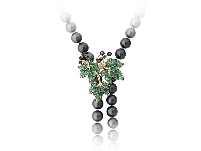 Morphee Joaillerie Millesime necklace set with black and white pearl degrade