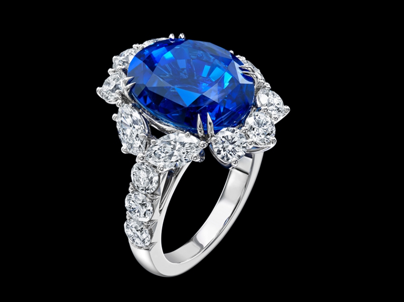 Harry Winston engagement ring diamonds oval sapphire set in platinum