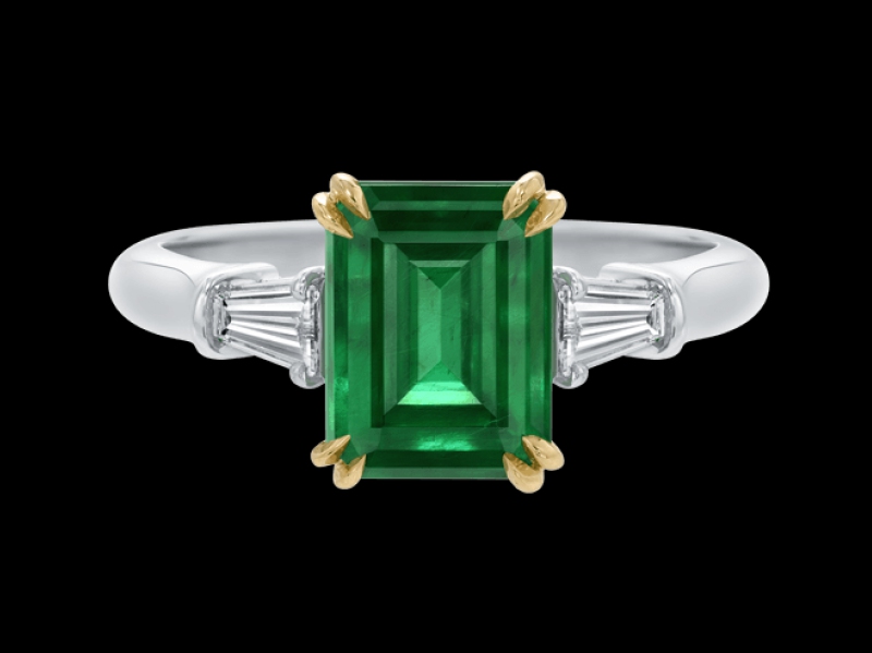 Harry Winston engagement ring platinum yellow gold emerald 