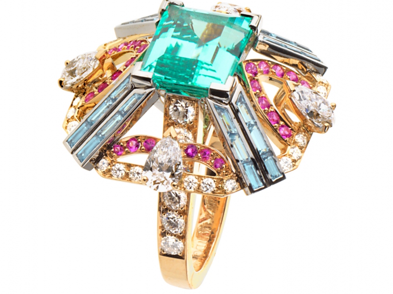 Ritz Fine Jewellery Paraiba Ring with a 5.32 carats central stone set in rose gold with aquamarines, sapphires, pink sapphires and diamonds - £75'000