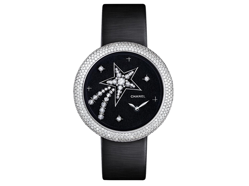 Chanel worked with Atelier Lesage for the embroideries on some watches that are a must-seen.