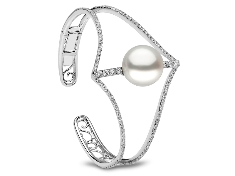 Yoko London Diamonds Cuff set with a white pearl