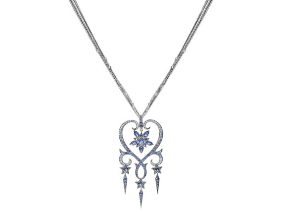 Stephen Webster - Belle Epoque pendant mounted on white gold with blue sapphires