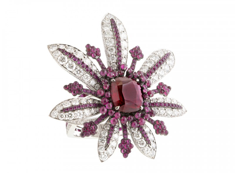 John Rubel La Divine ring mounted on white gold, rubies and diamonds is available at the Pop Up