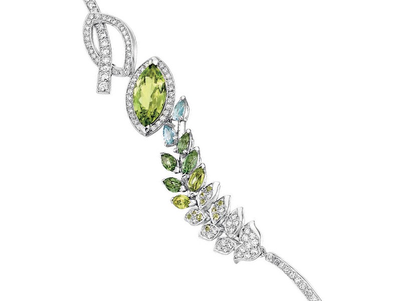 Chanel Detail of the Brin de Printemps necklace