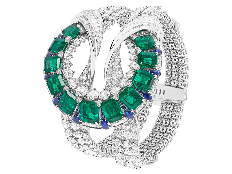 Van Cleef & Arpels Liens antiques bracelet mounted on white gold, round and baguette-cut diamonds, round and buff-topped pear-shaped sapphires, 11 octagonal-cut emeralds for a total of 19.38 carats (Colombia).