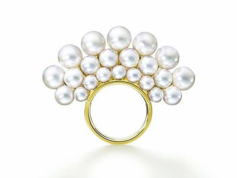 Melanie Georgacopoulos From M/G Tasaki collection - Pyramid pearl ring with 18ct yellow gold and fresh water pearls