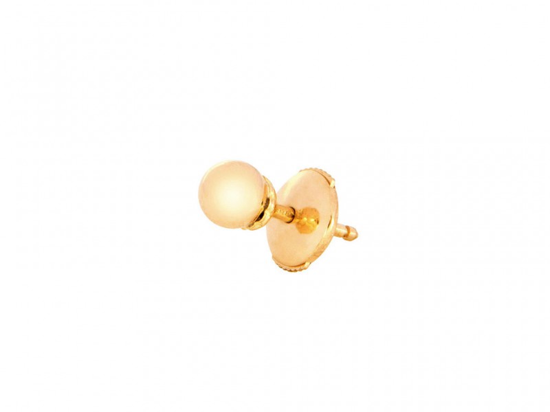 Yvonne Leon This stud mounted on yellow gold with yellow pearls is available at the Pop Up - CHF 410