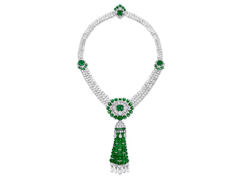 Graff Necklace set with emerald and diamonds