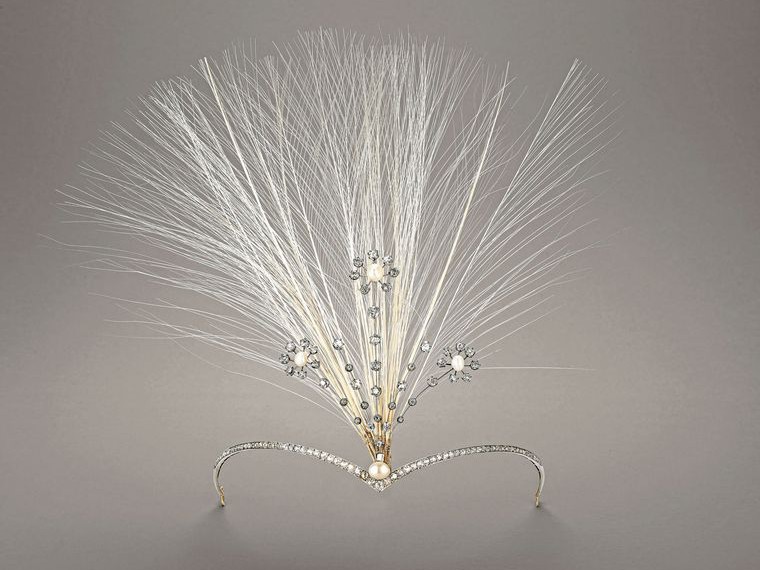 Chaumet aigrette, circa 1910, inspired by the V-shaped hairstyle of Mary, Queen of Scots, and featuring pins reminiscent of the swaying wildflowers found in the magnificent landscape north of the border.