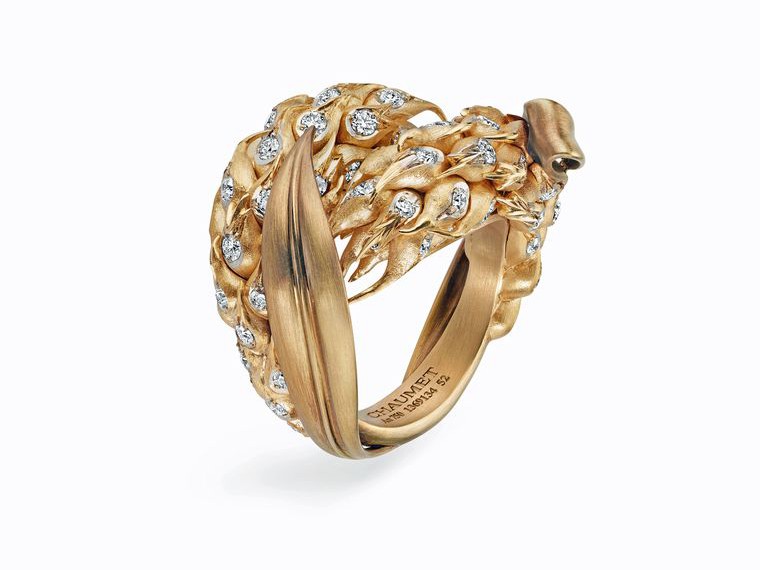 Created specifically for the Chaumet Promenade Bucolique exhibition, this limited-edition Épi de blé gold ring pays tribute to the wheat sheaf tiara.