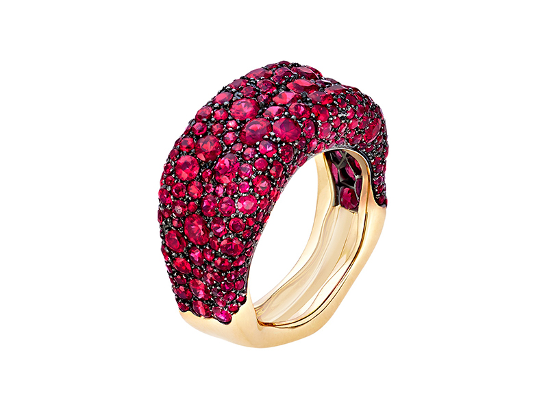 Fabergé Emotion collection- Thin ring mounted on yellow gold with ruby