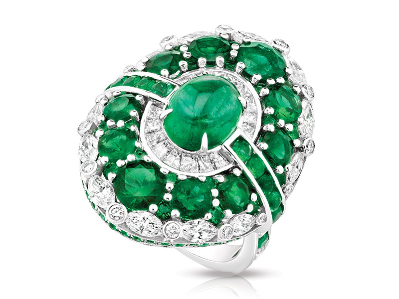 Fabergé Devotion collection - Aurora ring mounted on white gold with emeralds and white diamonds