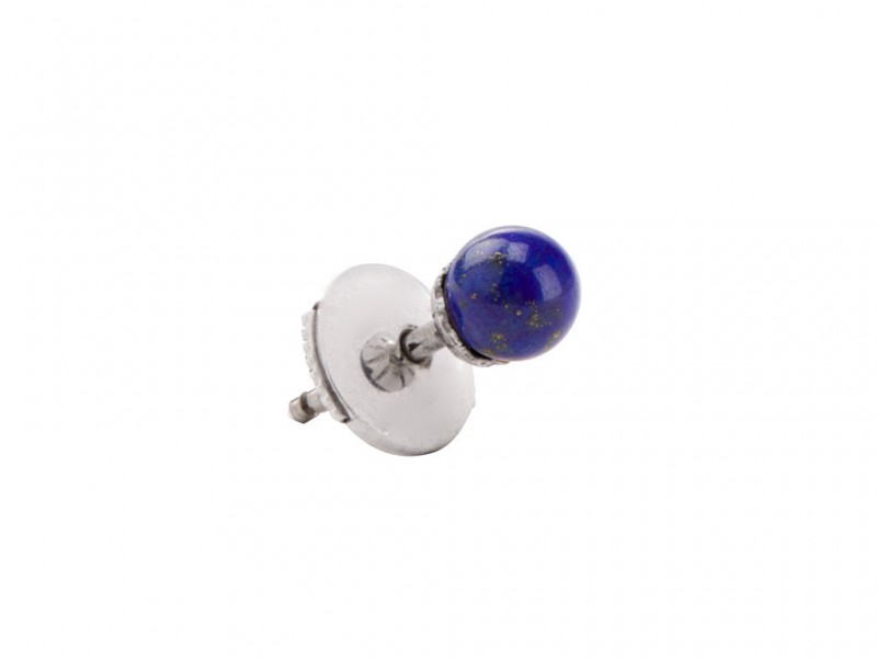 Yvonne Leon This stud mounted on white gold with lapis lazuli is available at the Pop Up - CHF 475