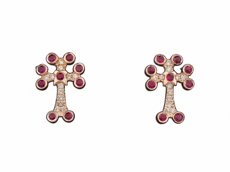 Laura Sayan Arev cross earrings mounted on rose gold with brown diamond and rubies are available at the Pop Up, CHF 1'080
