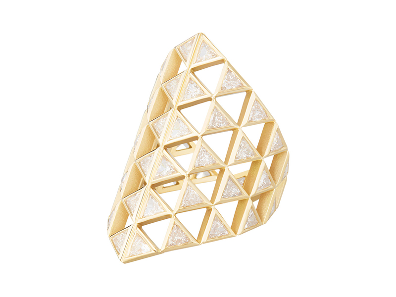 Melissa Kaye Chloe shield ring mounted on yellow gold with diamonds, ~ USD$ 13'860