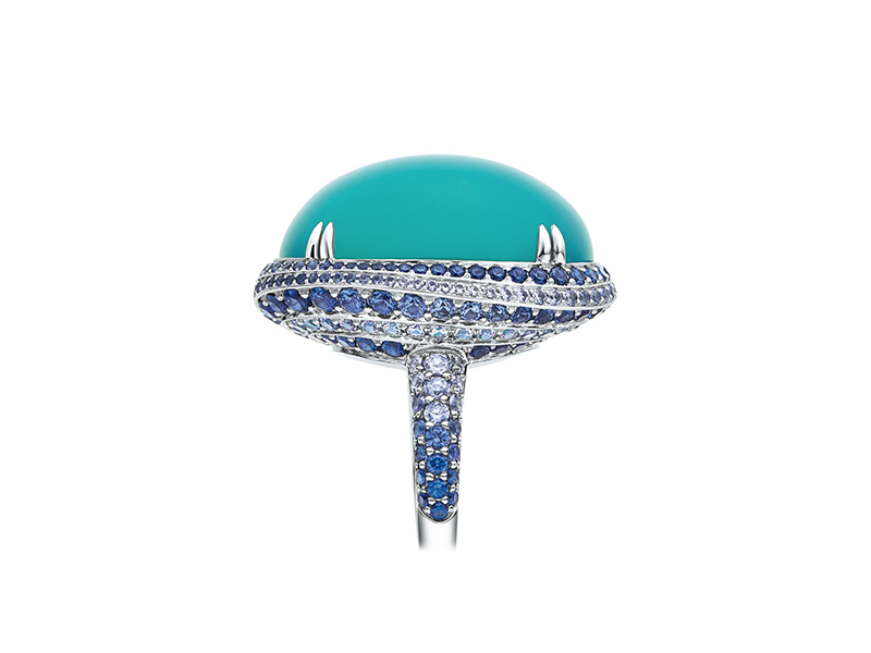 Tiffany & Co. blue book Ring with a 21.66-carat chrysocolla surrounded by sapphires in platinum the art of the sea