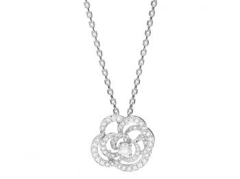 Chanel Fil de Camelia Pendant diamonds mounted on white gold