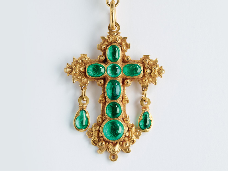 Muzo From The Private collection - Cross mounted on 22k yellow gold with emeralds