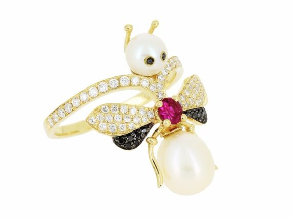 Yvonne Léon Bee ring mounted on yellow gold with white & black diamonds, pearls and ruby