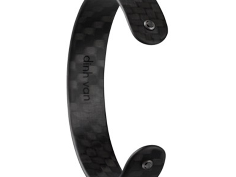 5- Dinh Van by Lapo Elkann -  Pi Carbon Bracelet The Agnelli Heir, Lapo Elkann who launched Italia Independan, decided to re-interpret his way a jewelry icon launched by Dinh Van. The famous Chinese Pi disk, is made of carbon and black diamonds to associate lightness and elegance. (~ 650 Euros)