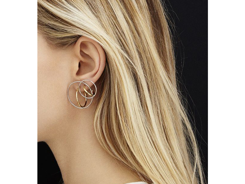 Charlotte Chesnais Medium and small Saturn earrings