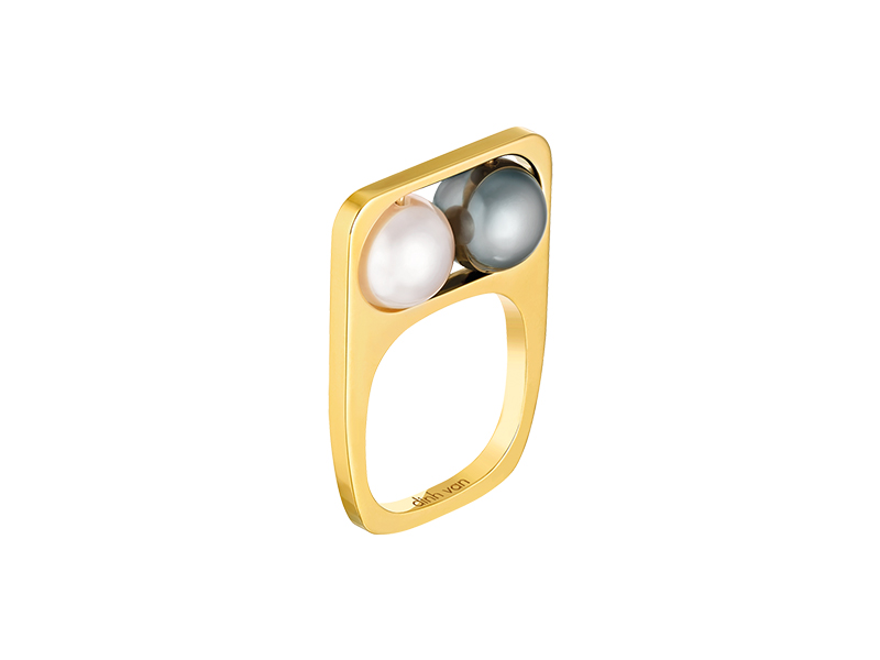 Dinh Van 2 Pearls square ring