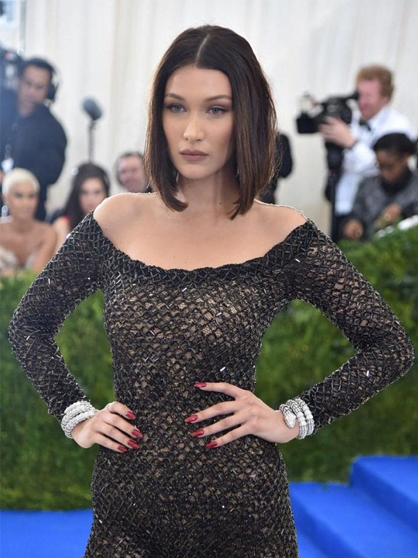 Bvlgari Bella Hadid wore Serpenti High Jewelry bracelets.