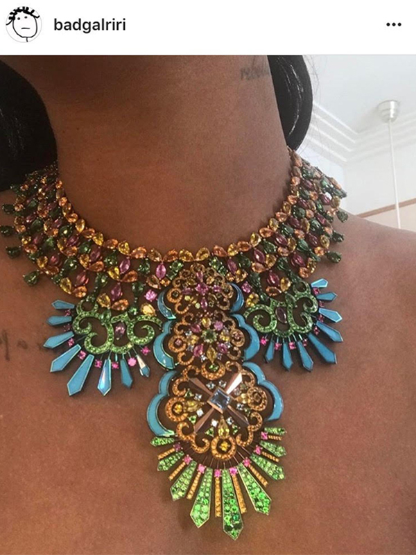 Chopard Rihanna wore a necklace mounted on 18ct white gold and titanium featuring tsavorites (56.34 carats), spessartines (51.40 carats), yellow sapphires (57.58 carats), pink sapphires (35.29 carats), turquoises, topazes and diamonds.
