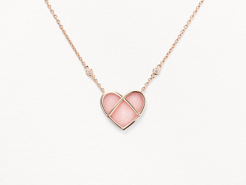 Poiray "l'attrape coeur" necklace mounted on rose gold with pink opale and diamonds