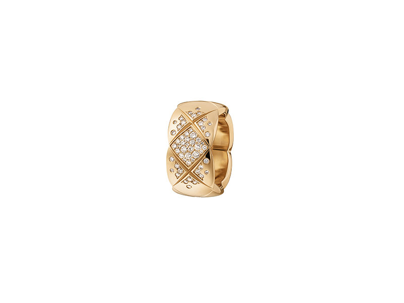 Chanel Coco Crush ring mounted on yellow gold with diamonds