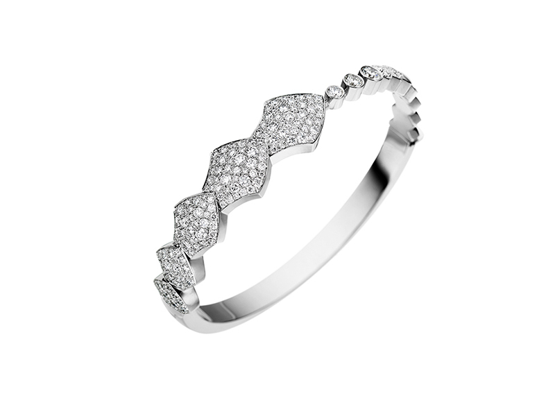 Akillis Python bracelet mounted on white gold with white diamonds 