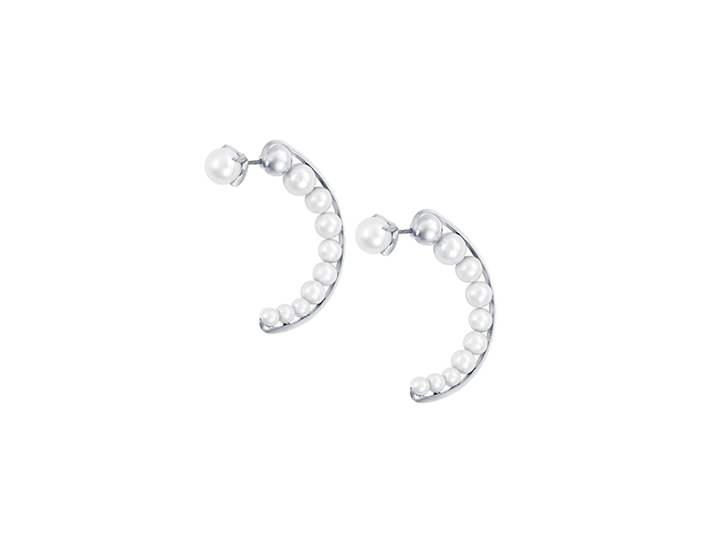 Sammie Jo Coxon Calendis Half Hoops earrings in white gold and pearl 3400 £