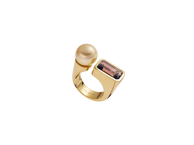 Daniela Baumgartner Yellow gold mother of pearl tourmaline