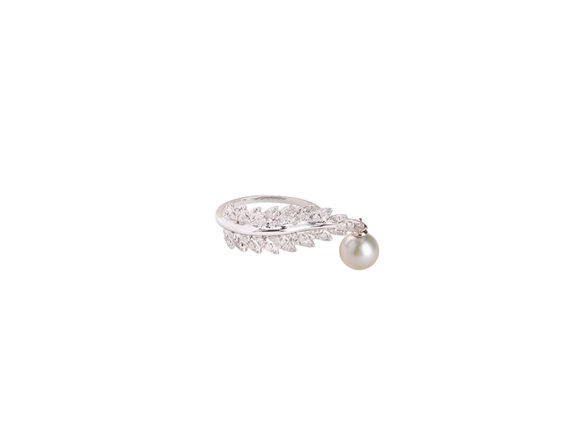Elise Dray Plumette Ring mounted on white gold with pearl and diamonds