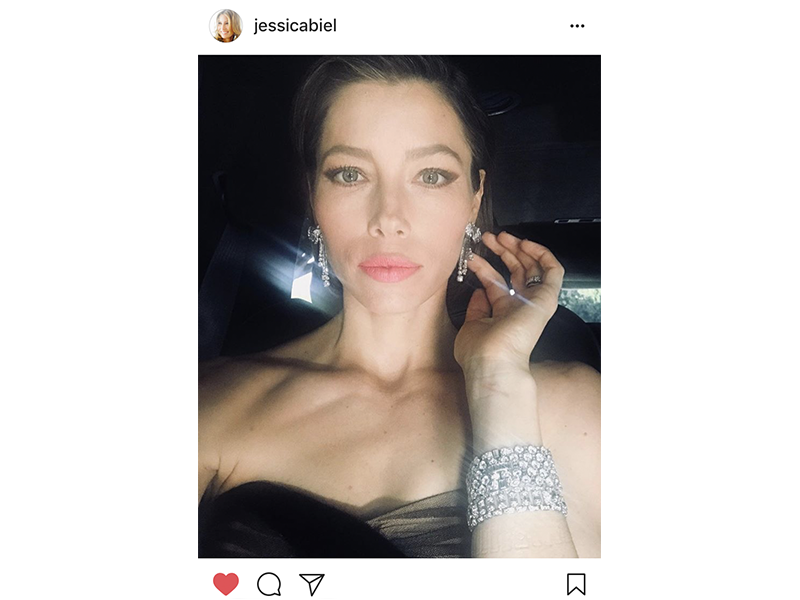 Bvlgari Jessica Biel wore a pair of earrings mounted on platinum with diamonds from the 1950's and two bracelets in platinum and diamonds from the 1930's. She also wore a Serpenti ring mounted on white gold with diamonds