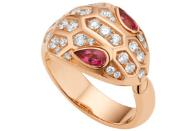 Bvlgari Serpenti ring mounted on rose gold set with diamonds and rubellite eyes