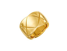 Chanel coco crush ring mounted on yellow gold