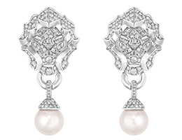 Chanel Sous le Signe du Lion Earrings pearls and diamonds white gold earrings