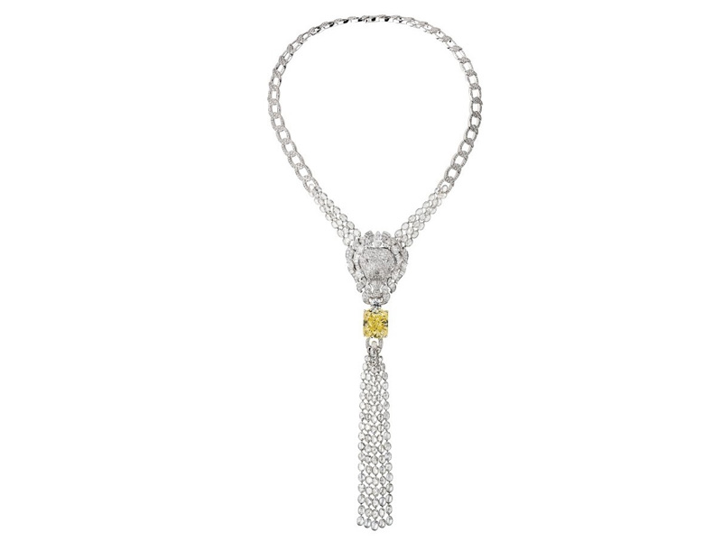 Chanel “Legendary” necklace mounted on white and yellow gold set with 1’200 diamonds from “L’Esprit du Lion” collection
