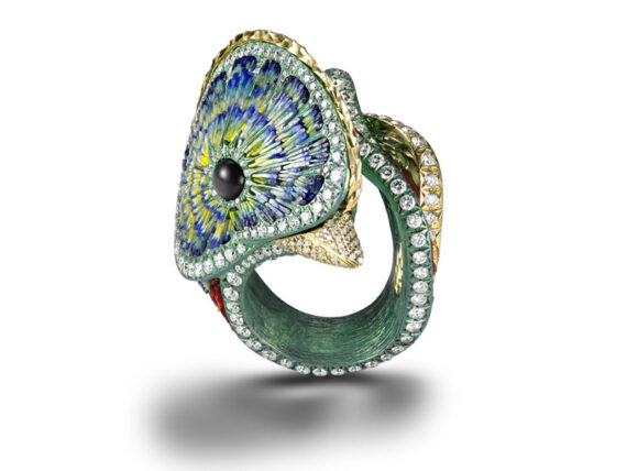 SICIS Quetzal Ring mounted on yellow gold and titanium set with diamonds and onice