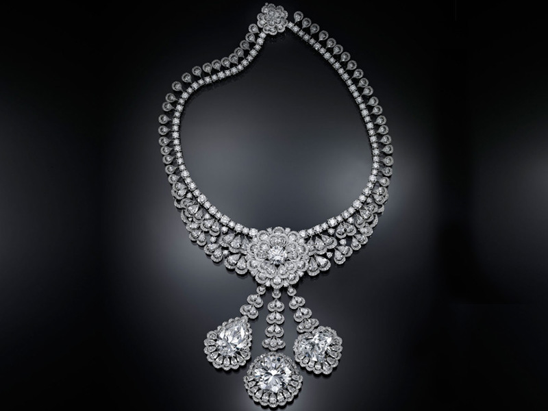 Chopard - The Garden of Kalahari necklace mounted in 18ct white "Fairmined" gold adorned with three 50ct brilliant-cut, 26ct heart-shaped and 25ct pear-shaped diamonds